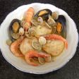 Merluza con almejas y gambas en olla AMC