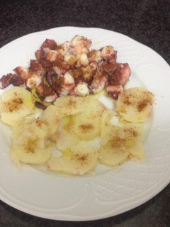 Una foto de Pulpo a la gallega con patatas en olla AMC