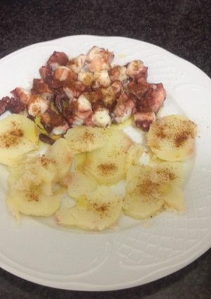 Una foto de Pulpo a la gallega con patatas en olla AMC