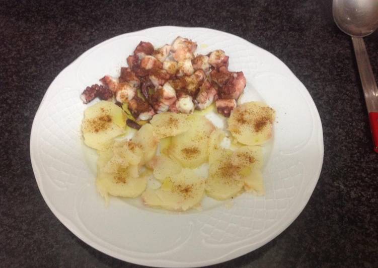 Pulpo a la gallega con patatas en olla AMC