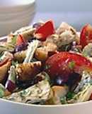 Panzanella de alcachofas y tomates