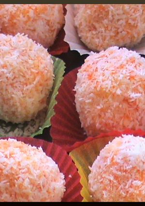 Una foto de Bolitas de zanahoria y coco