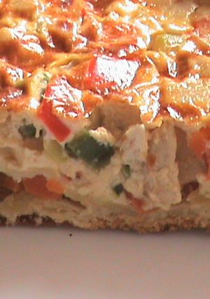 Una foto de Quiche de pollo con verduras