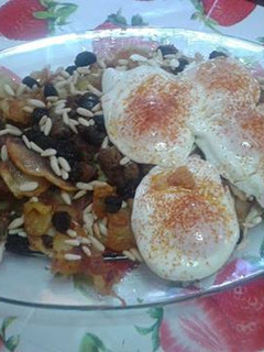 Una foto de Huevos con guijas