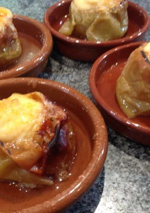 Una foto de Manzanas al horno rellenas de crema