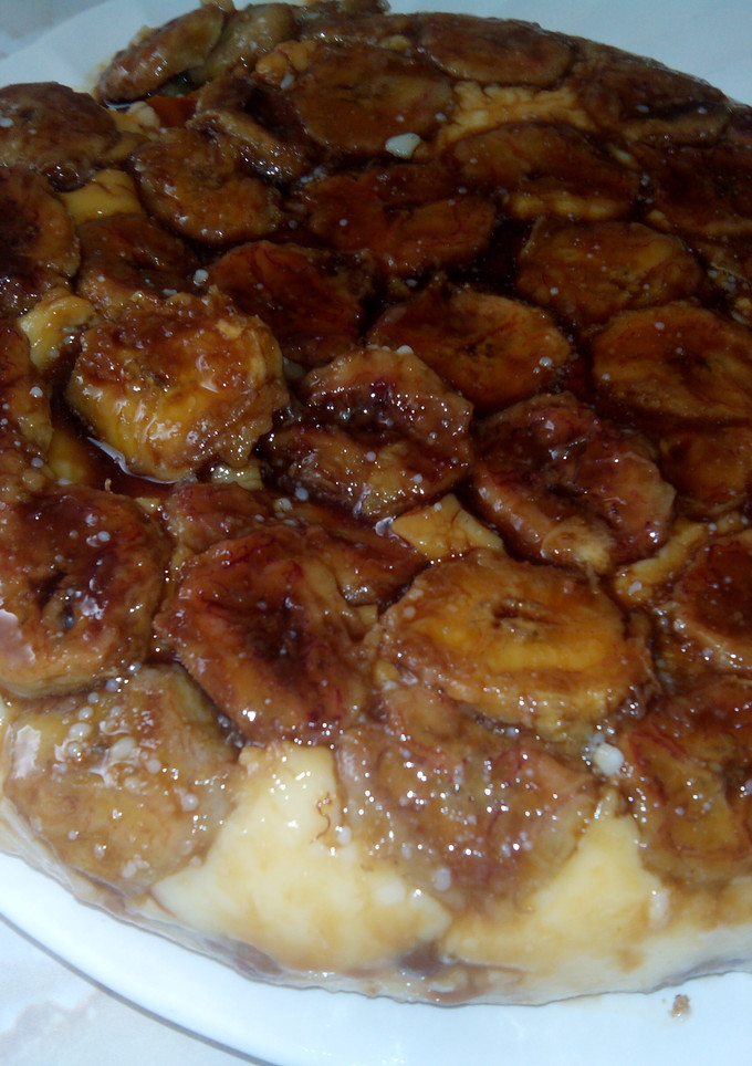 Una foto de Tarta de flan y plátano
