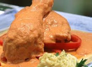 Una foto de Pollo encacahuatado