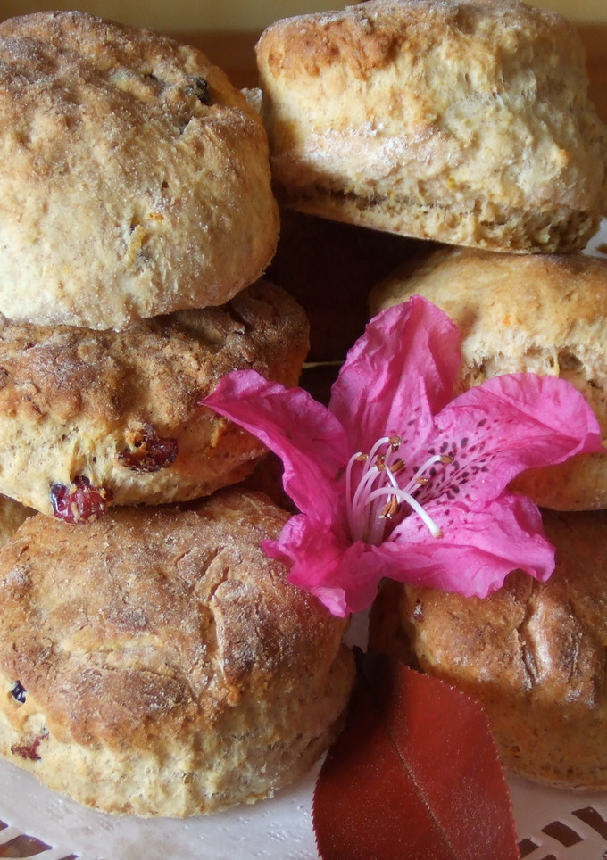 Una foto de Scones de arándanos y naranja