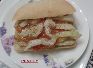 Una foto de Chapatas rellenas de verduras asadas con bacalao