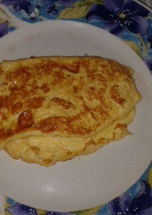 Una foto de Torta de huevo, jamón y queso