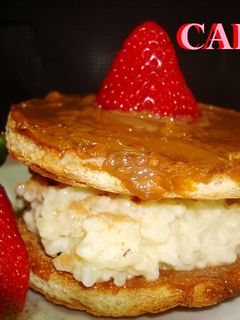 Una foto de Sándwich de arroz con leche y dulce de leche