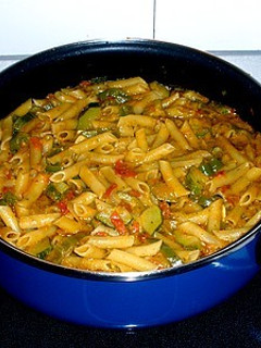 Una foto de Presto: Pasta con pisto y pesto, visto y no visto ¿Viste ésto?