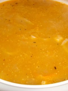 Una foto de Sopa de pescado y mariscos