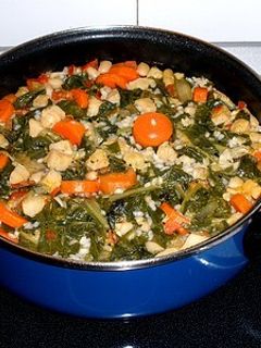 Una foto de Arroz con acelgas y merluza