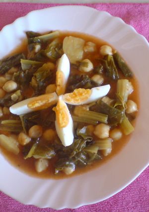 Una foto de Garbanzos con acelgas