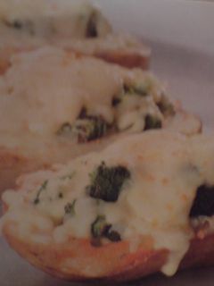 Una foto de Papas rellenas de brócoli