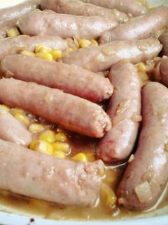 Una foto de Salchichas al vino con maíz