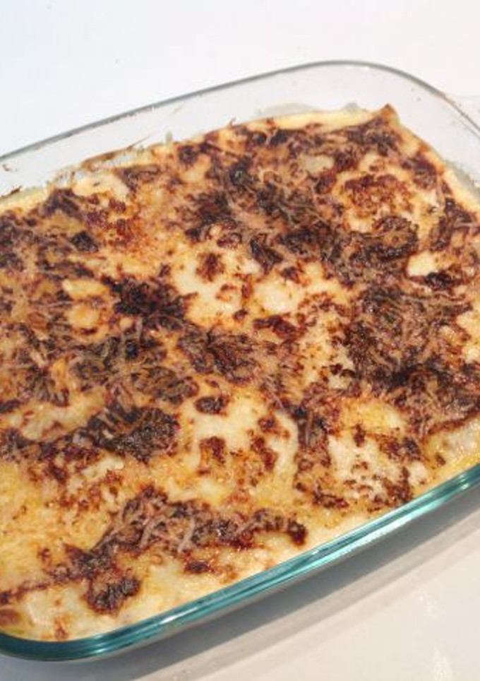Una foto de Lasaña con atún, setas y verduras