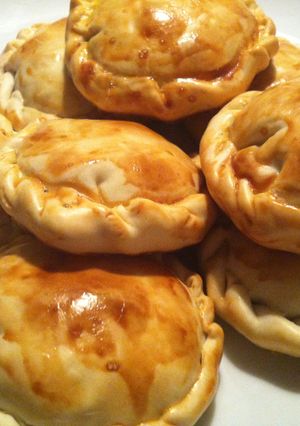 Una foto de Empanadillas de morcilla y pera