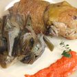 Pollo al coñac con salsa de pimientos rojos