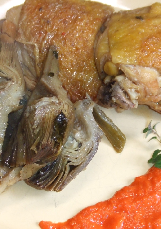 Una foto de Pollo al coñac con salsa de pimientos rojos