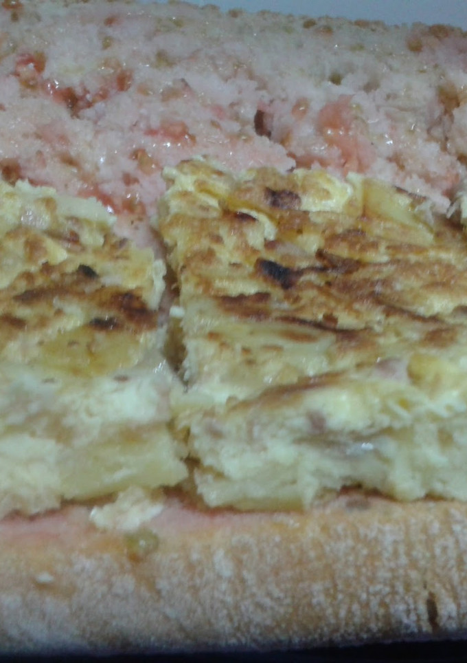 Una foto de Bocadillo de tortilla variada