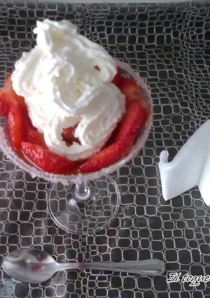 Una foto de Fresas con vinagre de jerez y nata