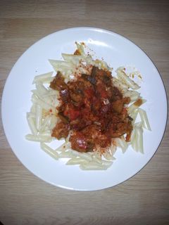 Una foto de Pasta con pisto picante