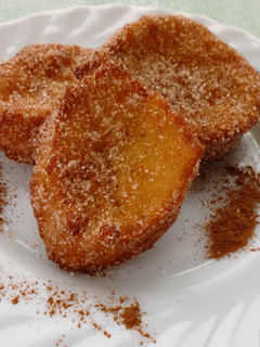Una foto de Torrijas con canela, limón y vainilla