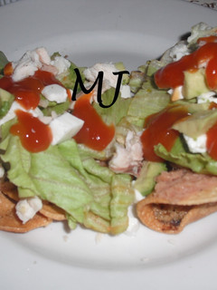 Una foto de Tostadas mexicanas de pollo