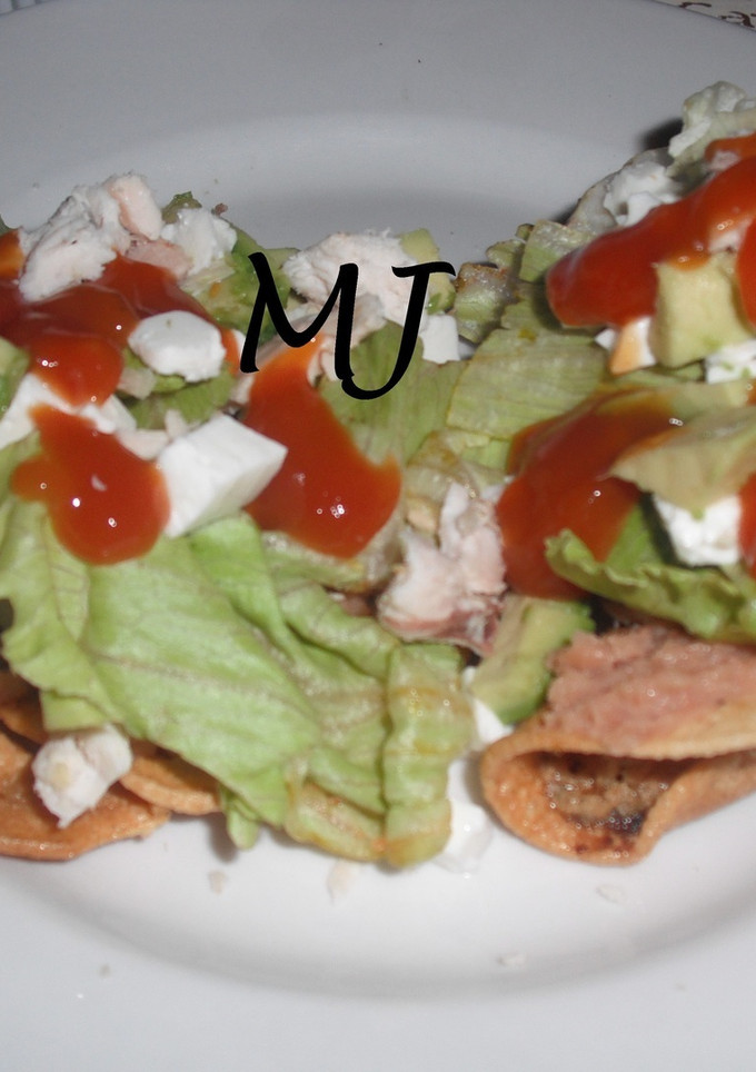 Una foto de Tostadas mexicanas de pollo