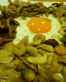 Variado de setas con huevo frito