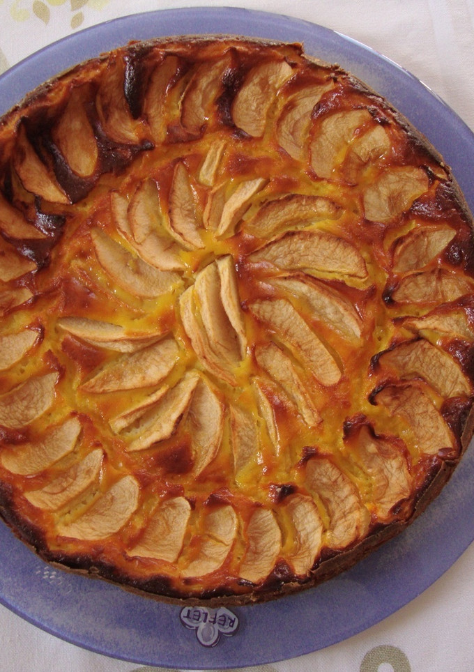 Una foto de Pastel de requesón y manzana