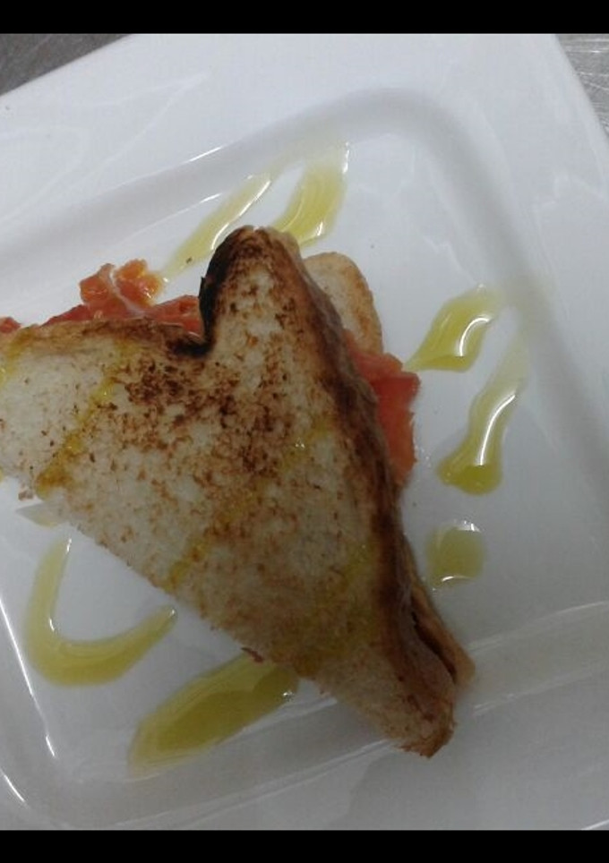 Una foto de Sándwich de salmón