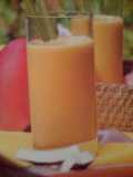 Refresco de coco, mango y maracuyá (parchita)