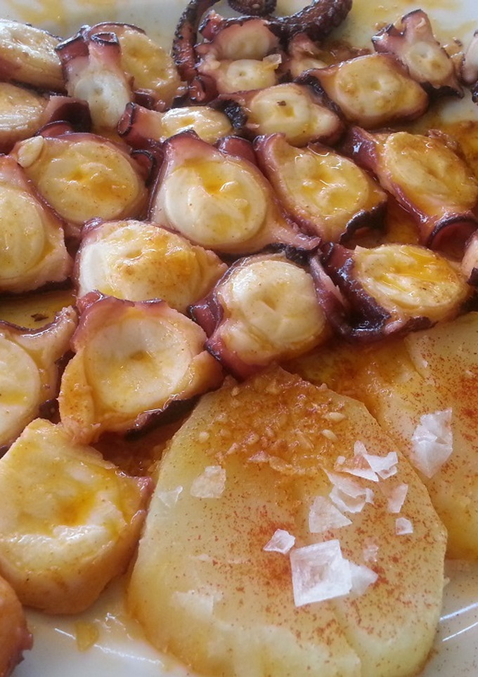 Una foto de Pulpo con patatines