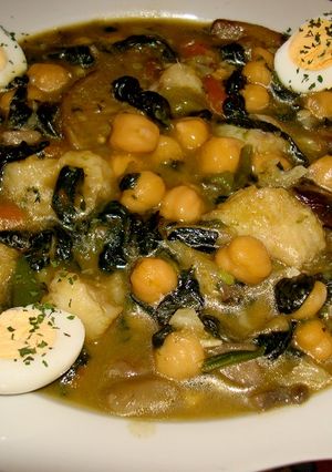 Una foto de Potaje de bacalao con espinacas