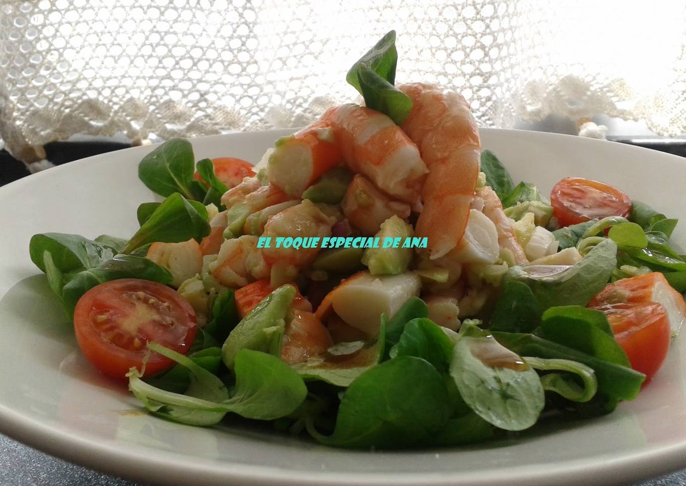 Ensalada de aguacates con langostinos