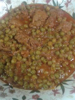 Una foto de Ternera con guisantes al Montilla Moriles