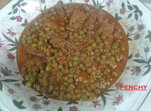 Una foto de Ternera con guisantes al Montilla Moriles
