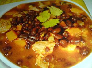 Una foto de SOPA DE FRIJOLES BORRACHITA