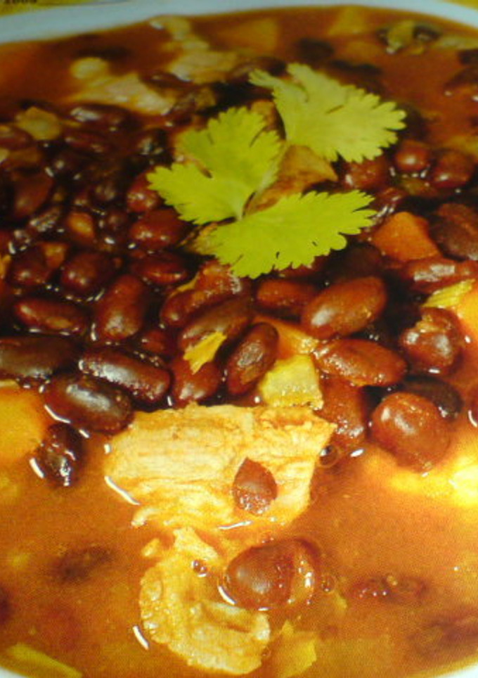 Una foto de SOPA DE FRIJOLES BORRACHITA