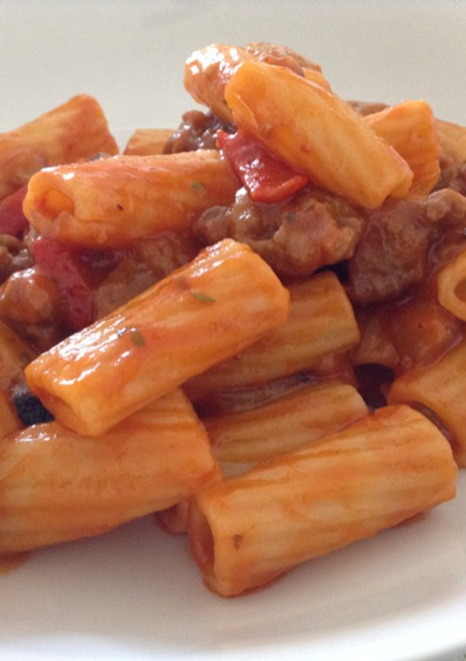 Una foto de Macarrones con carne y verduras