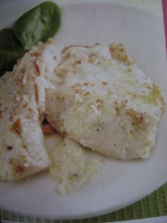 Una foto de Pescado al limón con salsa de almendras