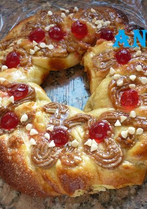 Una foto de Rosca de pascua rellena