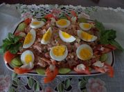 Una foto de atún en lata ensalada