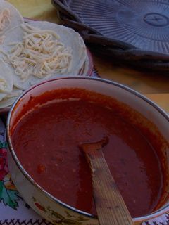 Una foto de Salsa de chile de árbol y tomatillo