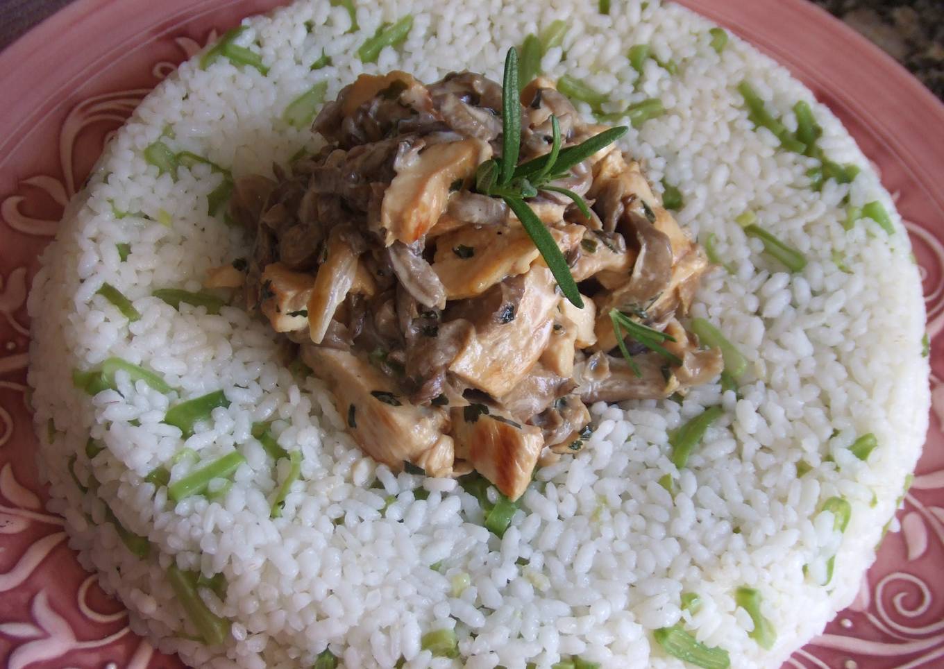 Rosca de arroz, pollo y salsa de setas<br />