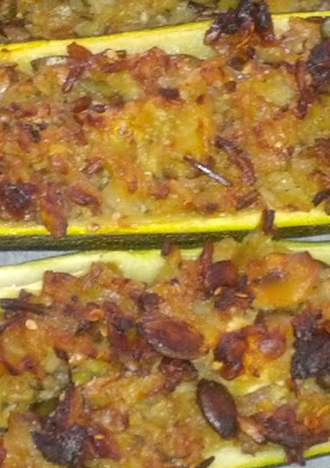 Una foto de Calabacín relleno y gratinado