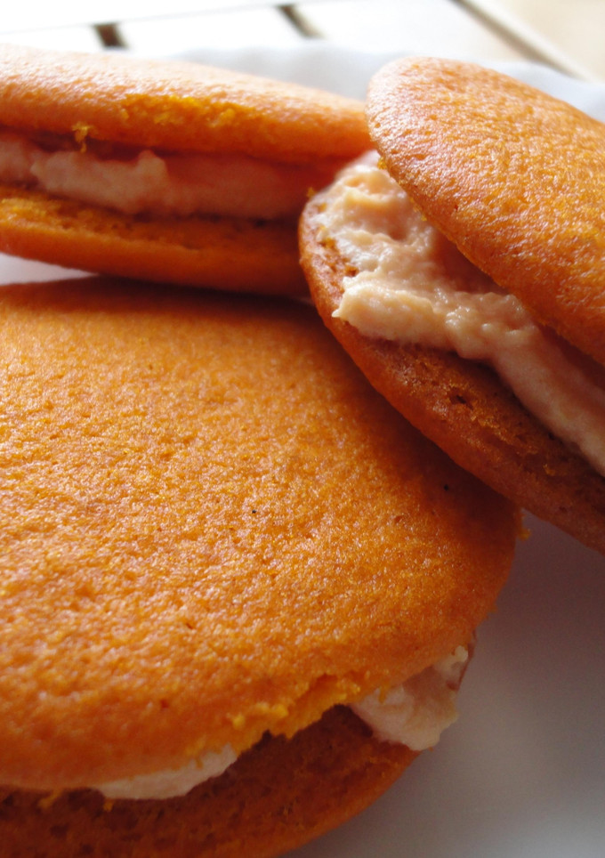 Una foto de Whoopies de naranja